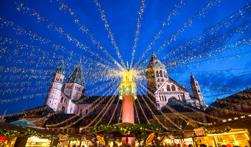 Der Trend zu hochwertigen Weinen erreicht selbst den Mainzer Weihnachtsmarkt. (#1)