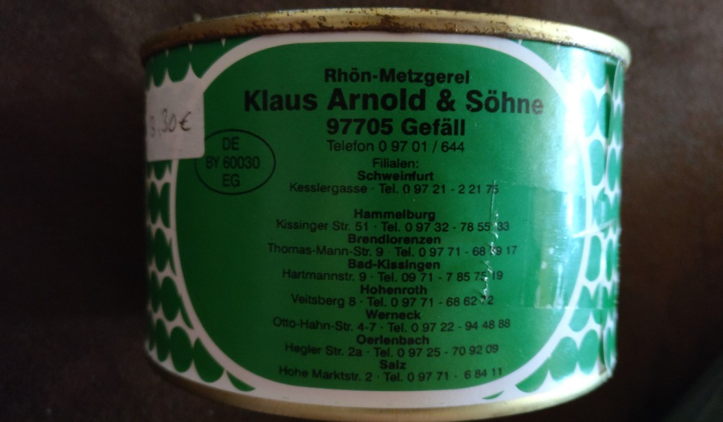 Ein Leckerbissen - auch für Preussen: Fränkischer Schwartenmagen aus der Metzgerei Klaus Arnold & Söhne im fränkischen Gefäll. Die 400 Gramm-Dose zu sehr bezahlbaren 3,30 Euronen.