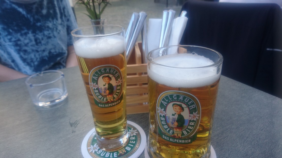 Ausnahmsweise darf es heute mal kein Wein sein, sondern Büble Helles vom Fass im Bergschön Mainz