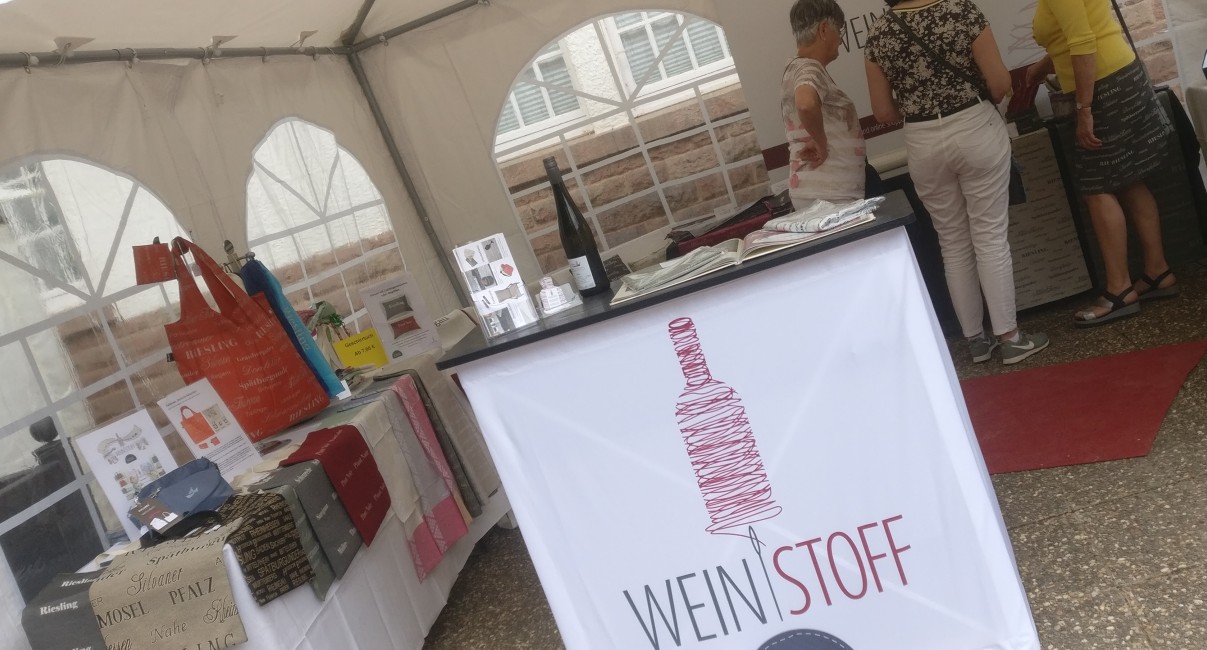 "Weinstoff" auf dem "Lebenslust" Gourmet- und Kunstfestival im Kurpark in Bad Münster am Stein