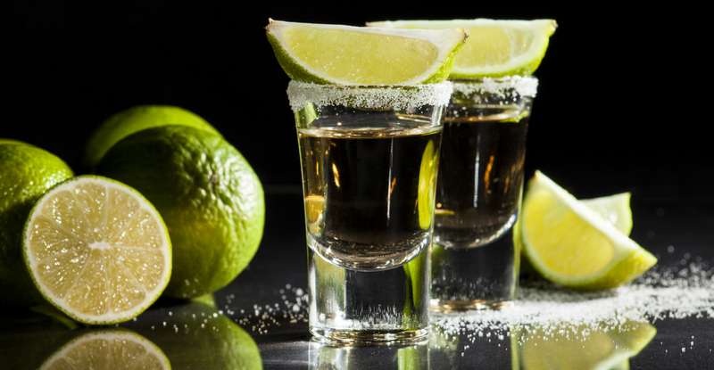 Schnaps aus Mexiko muss nicht immer Tequila sein! ( Foto: Shutterstock-Nikolay Litov)
