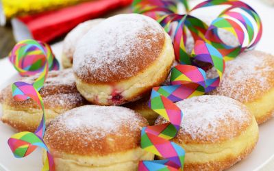 Vorsicht, Faschingsschlemmerei: Wie unbedenklich sind Kreppel, Krapfen, Berliner und Fasnetsküchle? (Foto: AdobeStock - photocrew 101920887)