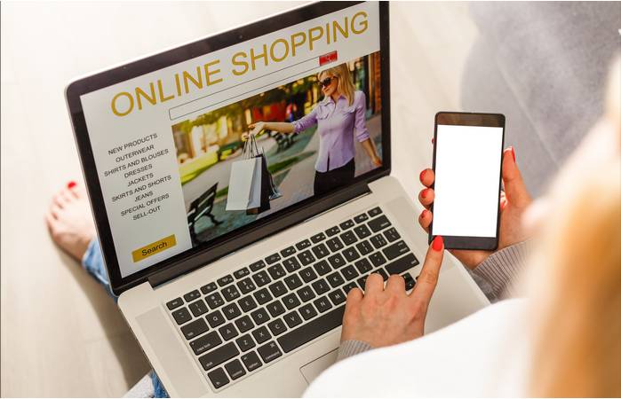 Bei Umfragen geben rund 27 Prozent der Schweizer an, dass sie vor allem aus Bequemlichkeit online einkaufen. ( Foto: Adobe Stock- Angelov )