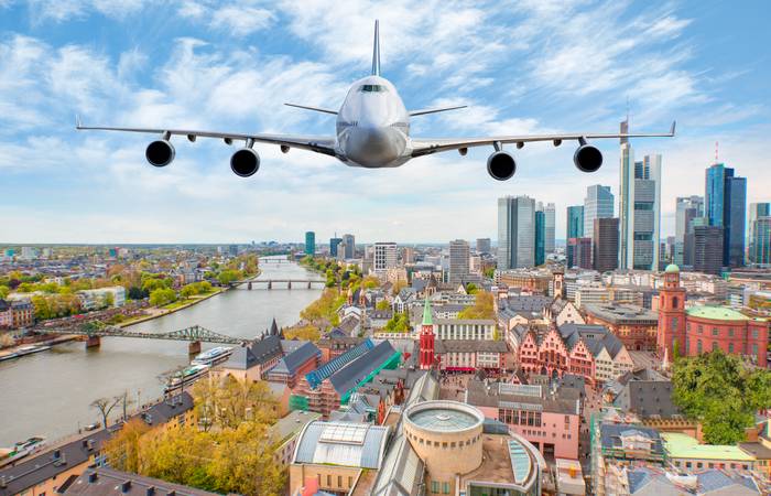 Der Flughafen Frankfurt am Main gehört zu den bedeutendsten Flughäfen Europas und macht es Reisenden einfach, nach Mainz zu gelangen. ( Foto: Adobe Stock-muratart)