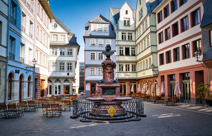 Nicht zuletzt ist es möglich, über die Grenzen von Mainz hinwegzugehen. So profitiert die Stadt von ihrer Nähe zu Frankfurt. ( Foto: Adobe Stock-Marc)