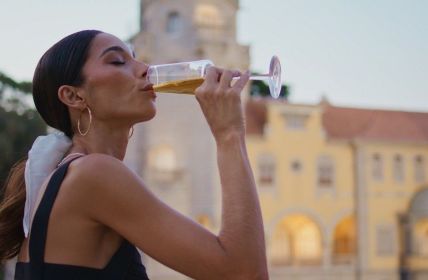 Schlossplatz Unter den Linden wird festliche Bühne für (Foto: AdobeStock - stockbusters - 759077782)